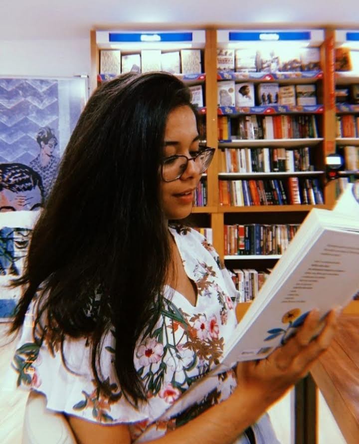 Larissa Bueno de Souza