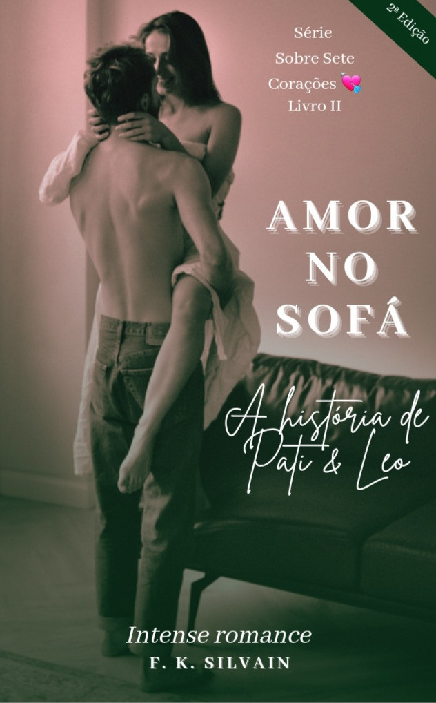 "Amor no sofá: a história de Pati & Leo" é o livro 2 de Sobre Sete Corações. Conta a trajetória de um casal muito apaixonado, separado pelas circunstâncias. Por um lado, a vida que leva Patrícia a fazer mestrado em outro país, enquanto Leonardo começa sua vida profissional no Brasil. Por outro, a depressão que estilhaça a autoestima dele e afasta os dois quando ela enfim volta. Um romance açucarado, entremeado por drama e por momentos quentes.

https://a.co/d/hjgALhc

https://www.literunico.com.br/shop/product/7/amor-no-sofa-a-historia-de-pati-leo?ref=19

+🔞