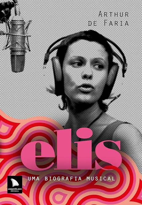 O tema do Livro que apoia o #desafio de hoje é:
7- Fale sobre uma biografia marcante
Uma biografia que li e da qual gostei muito foi a da Elis Regina. Sou fã dessa cantora, uma das poucas que podemos chamar de intérprete na música brasileira, por encarnar o eu-lírico das canções que canta ao ponto de chorar (Atrás da porta, por exemplo, é emocionante de vê-la cantar).
Além da história de vida e da carreira dela em geral, achei muito legal saber sobre a amizade dela com a Rita Lee e descobrir que ela também compunha, mas nunca teve coragem de mostrar suas composições, que costumava jogar fora. Grande perda para nossa música, para nossa cultura. 

#Link365TemasLivros